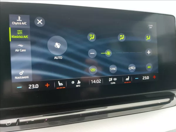 Škoda Octavia 2,0 TDI STYLE FUL LED S.KNIHA - foto 35
