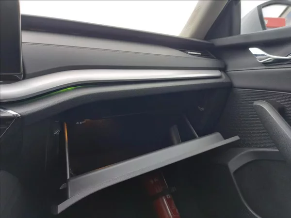 Škoda Octavia 2,0 TDI STYLE FUL LED S.KNIHA - foto 37