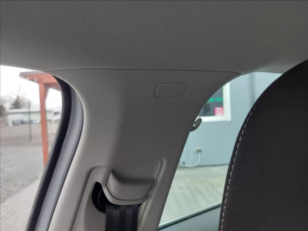 Škoda Octavia 2,0 TDI STYLE FUL LED S.KNIHA - foto 39