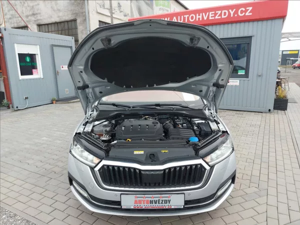 Škoda Octavia 2,0 TDI STYLE FUL LED S.KNIHA - foto 40