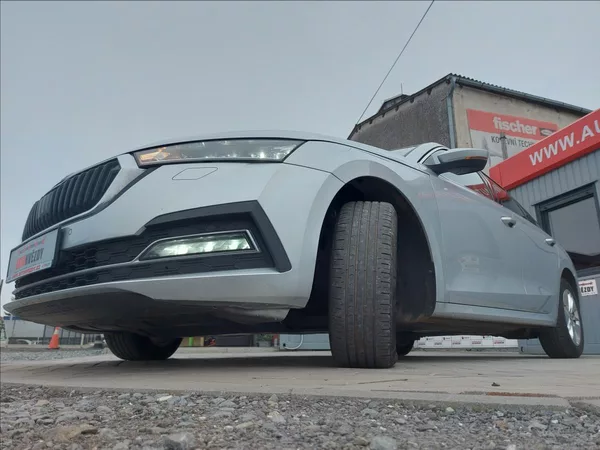 Škoda Octavia 2,0 TDI STYLE FUL LED S.KNIHA - foto 42