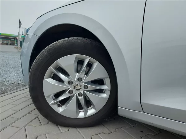 Škoda Octavia 2,0 TDI STYLE FUL LED S.KNIHA - foto 43