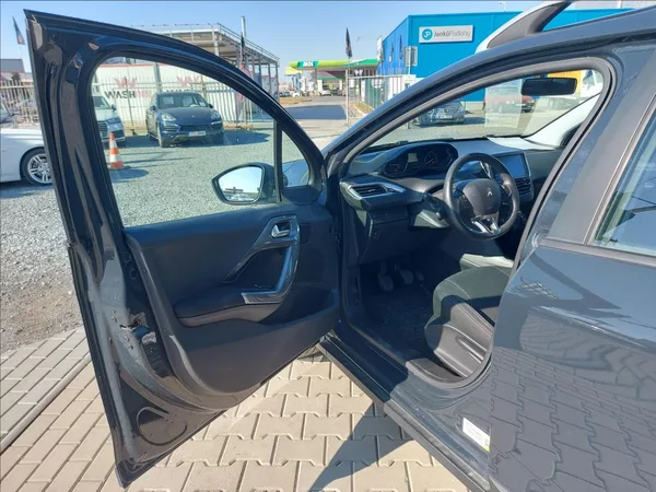 Peugeot 2008 1,2 ALLURE S&S ČR 1.MAJITEL - foto 11
