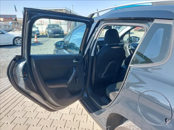 Peugeot 2008 1,2 ALLURE S&S ČR 1.MAJITEL - foto 13