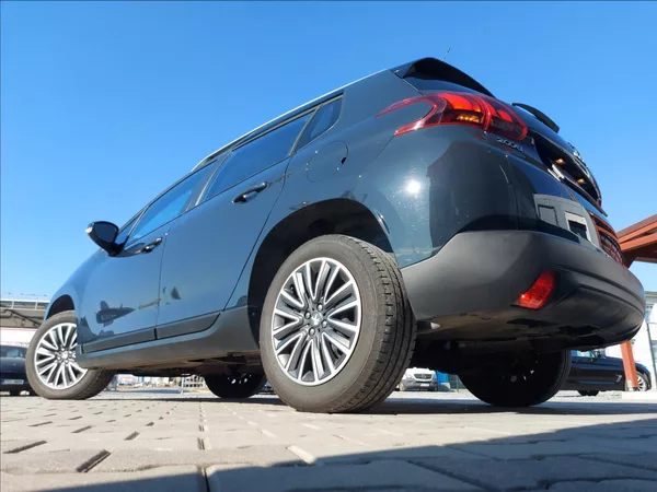 Peugeot 2008 1,2 ALLURE S&S ČR 1.MAJITEL - foto 37
