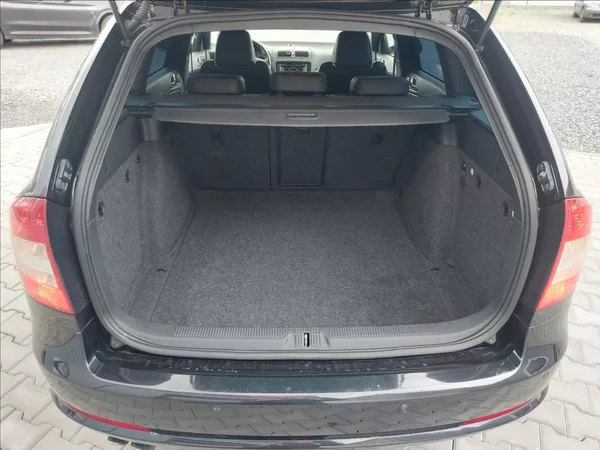 Škoda Octavia 2,0 TDI RS 6°man CEBIA - foto 13