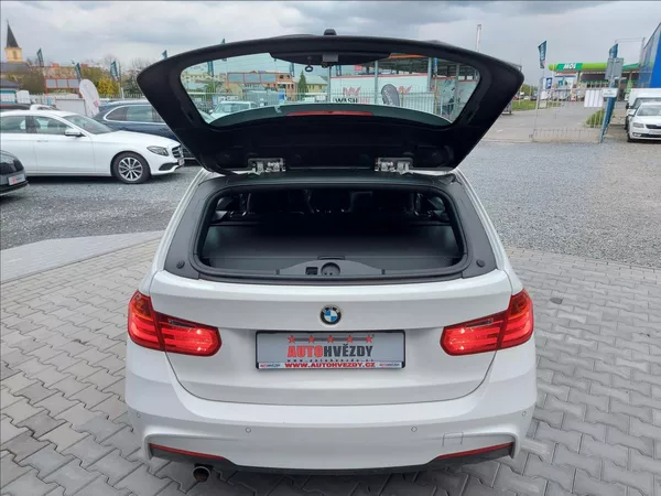 BMW Řada 3 320d M-Sport aut Touring - foto 13