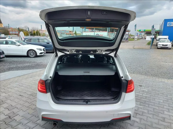 BMW Řada 3 320d M-Sport aut Touring - foto 14