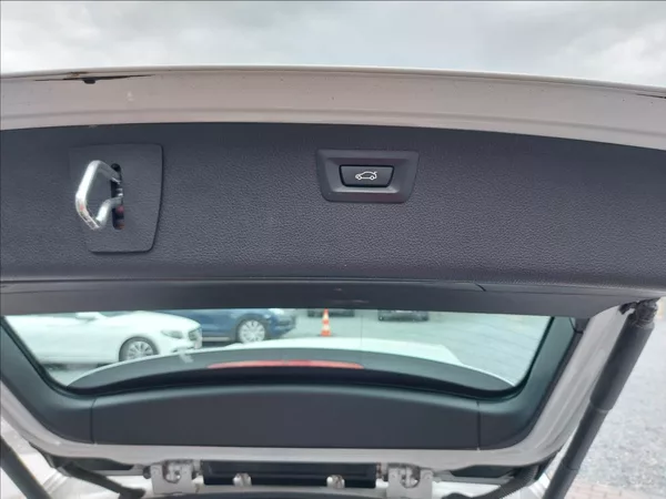 BMW Řada 3 320d M-Sport aut Touring - foto 15