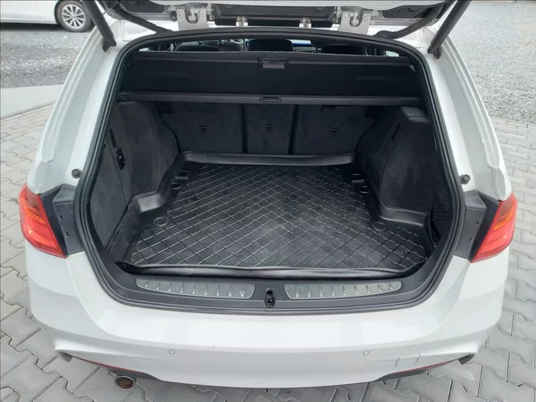 BMW Řada 3 320d M-Sport aut Touring - foto 16