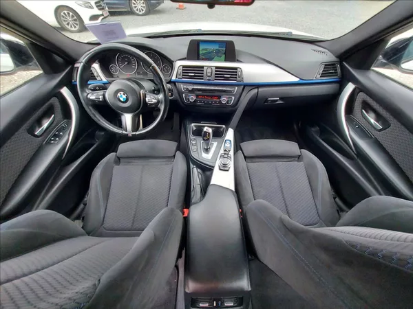 BMW Řada 3 320d M-Sport aut Touring - foto 23