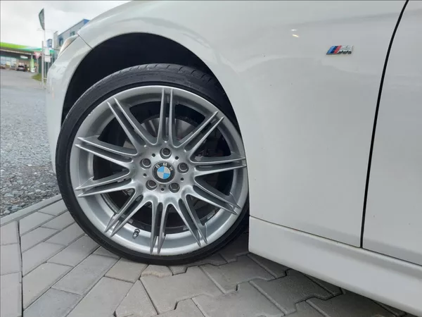 BMW Řada 3 320d M-Sport aut Touring - foto 44