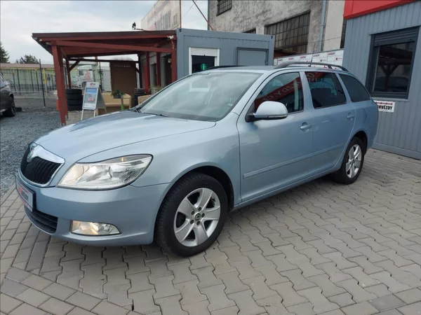 Škoda Octavia 1,4 TSI Elegance S.KNIHA - foto 11
