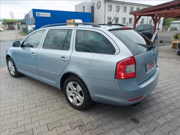 Škoda Octavia 1,4 TSI Elegance S.KNIHA - foto 12