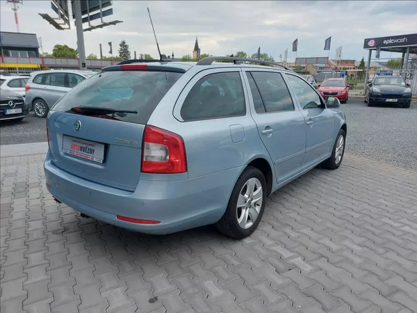 Škoda Octavia 1,4 TSI Elegance S.KNIHA - foto 13