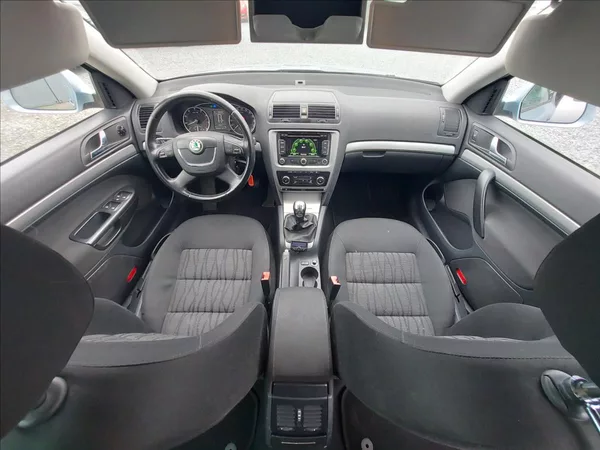 Škoda Octavia 1,4 TSI Elegance S.KNIHA - foto 29