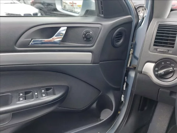 Škoda Octavia 1,4 TSI Elegance S.KNIHA - foto 32