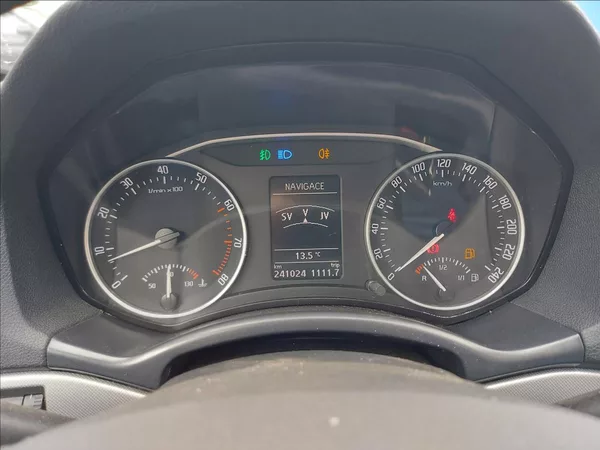 Škoda Octavia 1,4 TSI Elegance S.KNIHA - foto 36