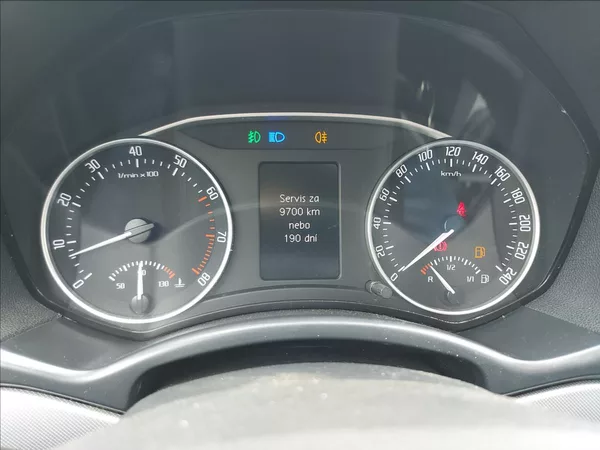 Škoda Octavia 1,4 TSI Elegance S.KNIHA - foto 37
