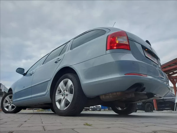 Škoda Octavia 1,4 TSI Elegance S.KNIHA - foto 48