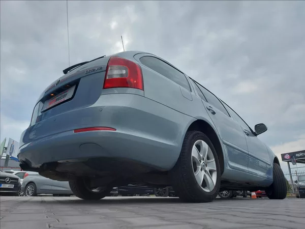 Škoda Octavia 1,4 TSI Elegance S.KNIHA - foto 49