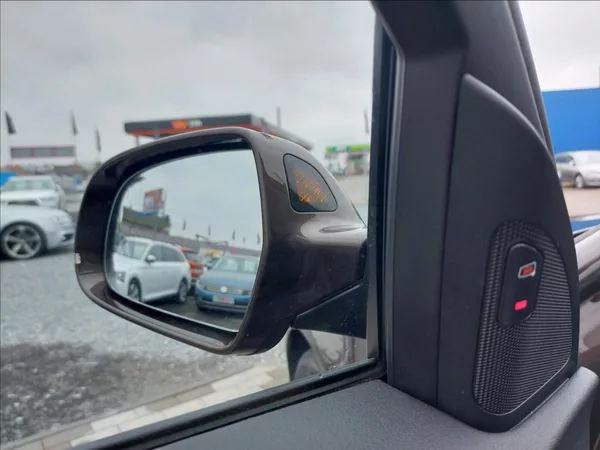 Audi A4 2,0 TDI AUT NAVI ČR S.KNIHA - foto 32