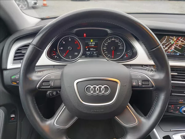 Audi A4 2,0 TDI AUT NAVI ČR S.KNIHA - foto 35