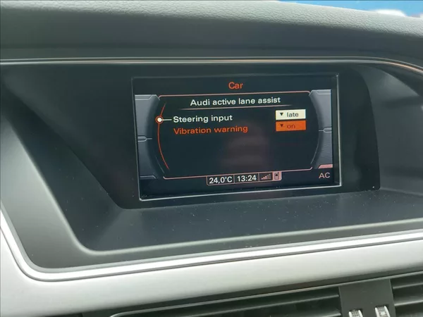 Audi A4 2,0 TDI AUT NAVI ČR S.KNIHA - foto 41