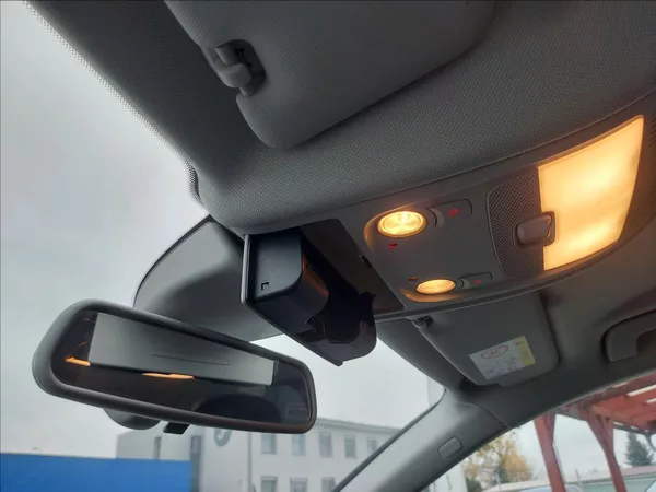 Audi A4 2,0 TDI AUT NAVI ČR S.KNIHA - foto 51