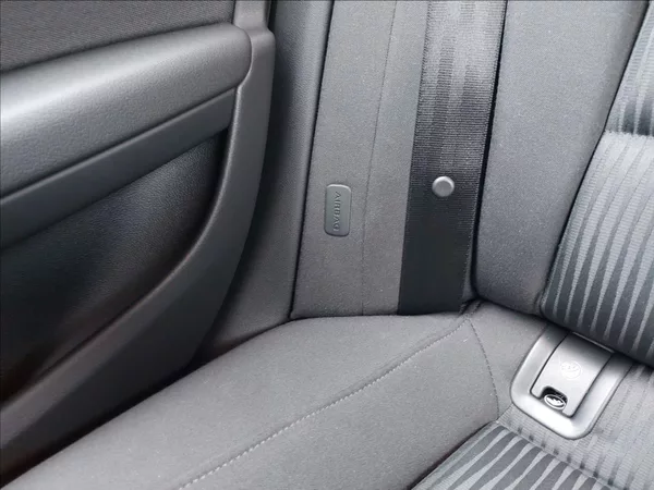 Audi A4 2,0 TDI AUT NAVI ČR S.KNIHA - foto 53