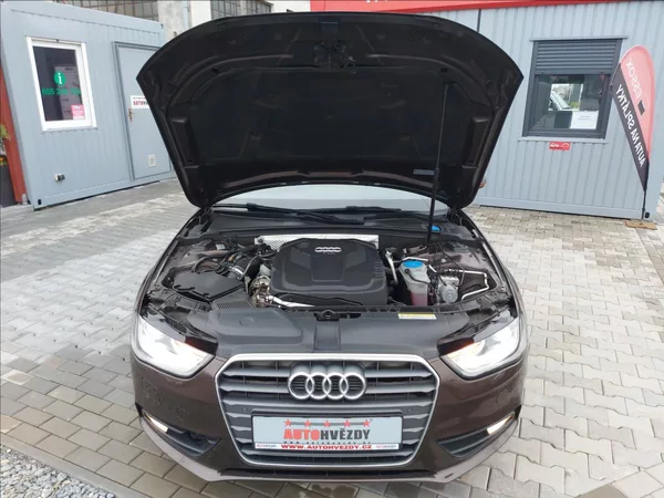 Audi A4 2,0 TDI AUT NAVI ČR S.KNIHA - foto 54