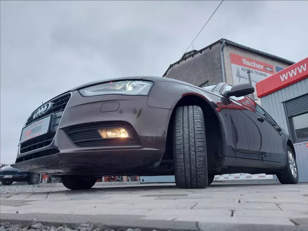 Audi A4 2,0 TDI AUT NAVI ČR S.KNIHA - foto 57