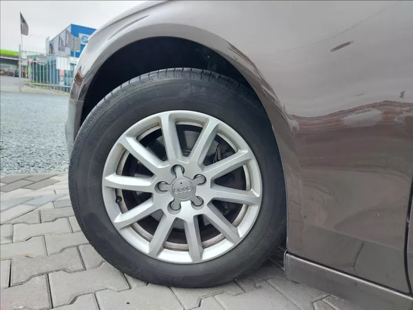 Audi A4 2,0 TDI AUT NAVI ČR S.KNIHA - foto 58