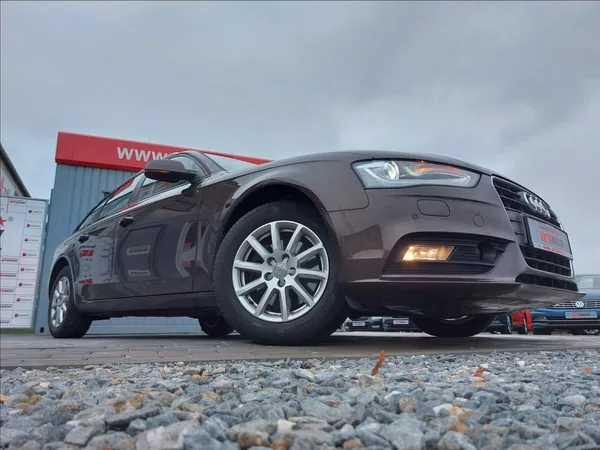Audi A4 2,0 TDI AUT NAVI ČR S.KNIHA - foto 61