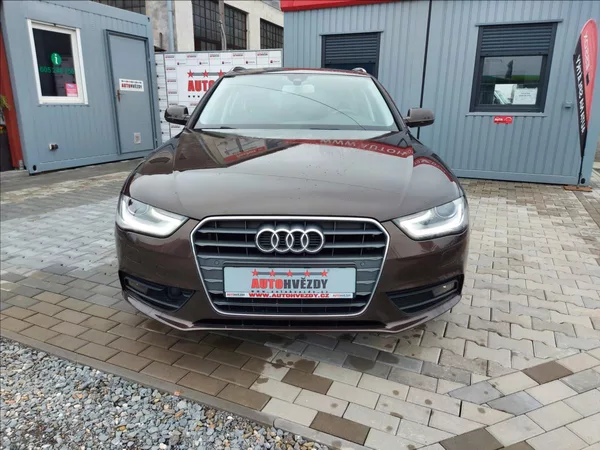 Audi A4 2,0 TDI AUT NAVI ČR S.KNIHA - foto 8