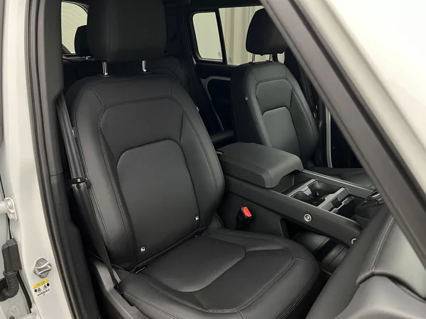 Land Rover Defender 110 D250 X-DYNAMIC SE 1. maj. - foto 21