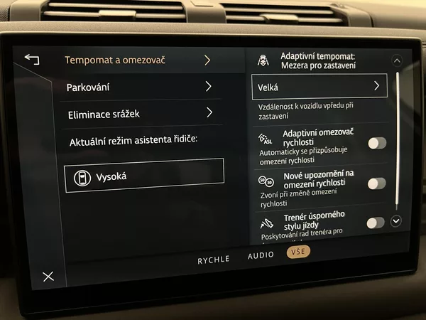 Land Rover Defender 110 D250 X-DYNAMIC SE 1. maj. - foto 34