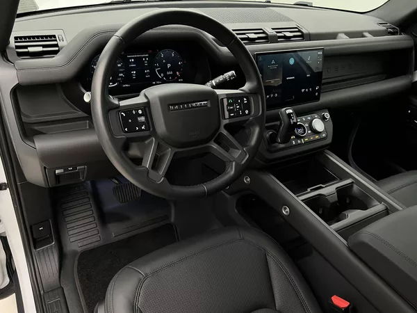 Land Rover Defender 110 D250 X-DYNAMIC SE 1. maj. - foto 4