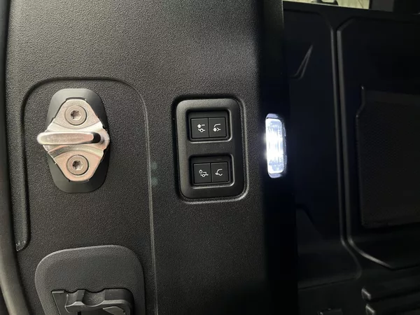 Land Rover Defender 110 D250 X-DYNAMIC SE 1. maj. - foto 45