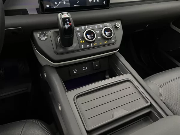 Land Rover Defender 110 D250 XS EDITION AUT CZ - foto 28