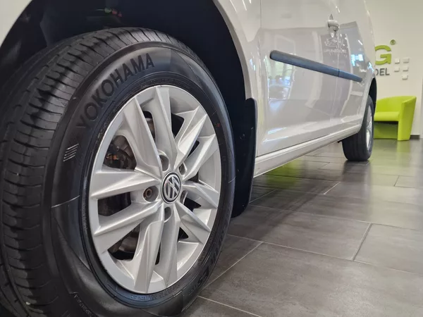 Volkswagen Caddy 1.4TGI CNG Maxi Skříň 2020 | Z - foto 14
