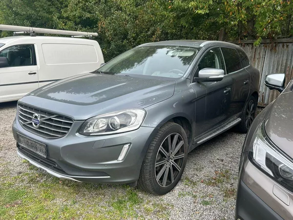 Volvo XC60 D4 AWD Summum 2016 - foto 3