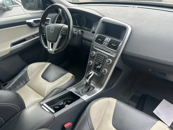 Volvo XC60 D4 AWD Summum 2016 - foto 5