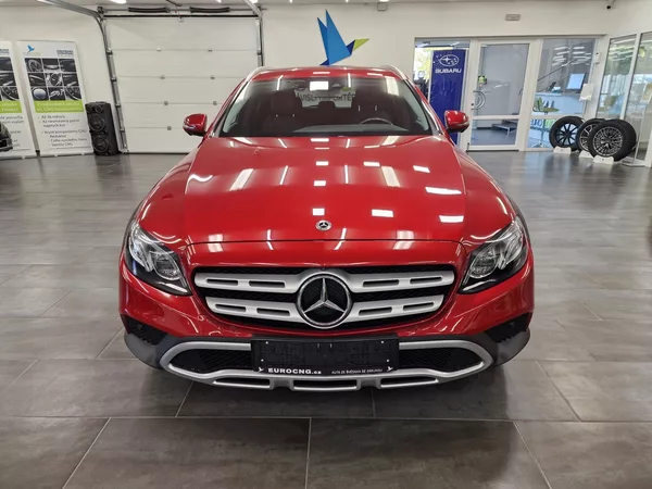 Mercedes-Benz 220 - foto 3