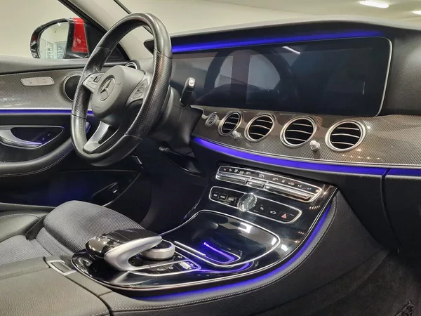 Mercedes-Benz 220 - foto 39