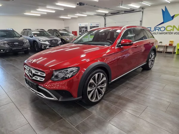 Mercedes-Benz 220 - foto 4