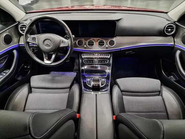Mercedes-Benz 220 - foto 43