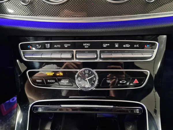 Mercedes-Benz 220 - foto 59