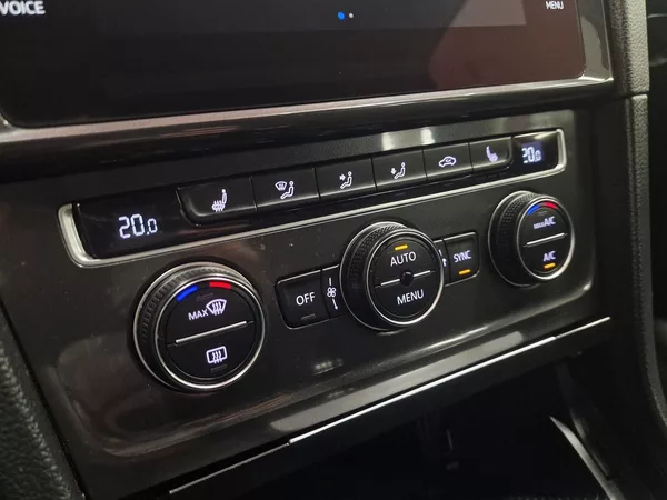 Volkswagen Golf 1.4 TGI MAN 2018 | Záruka - foto 46