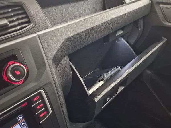 Volkswagen Caddy 1.4TGI CNG Maxi Skříň 2020 | Z - foto 41